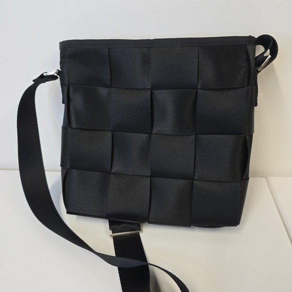 COMELY‎ Black Woven Seatbelt Crossbody Bag Adjustable Strap - Picture 2 of 5